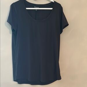 Athleta short sleeve casual/athletic wear. Super Soft! M Great condition!